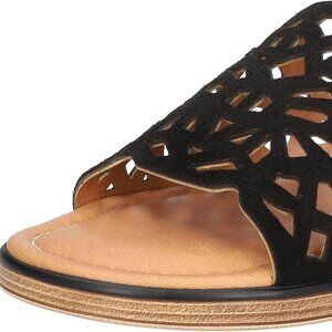 Bella Vita Made in Italy Women's Cas-Italy Wedge Heeled Sandal 8